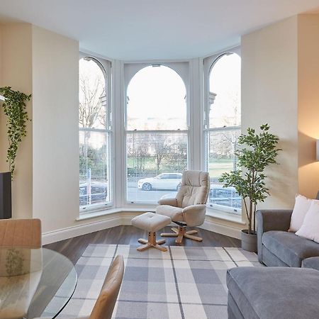 Host & Stay - South Cliff Apartment 스카버러 외부 사진