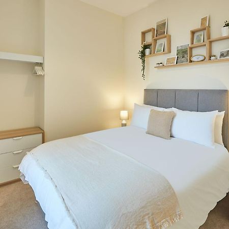 Host & Stay - South Cliff Apartment 스카버러 외부 사진