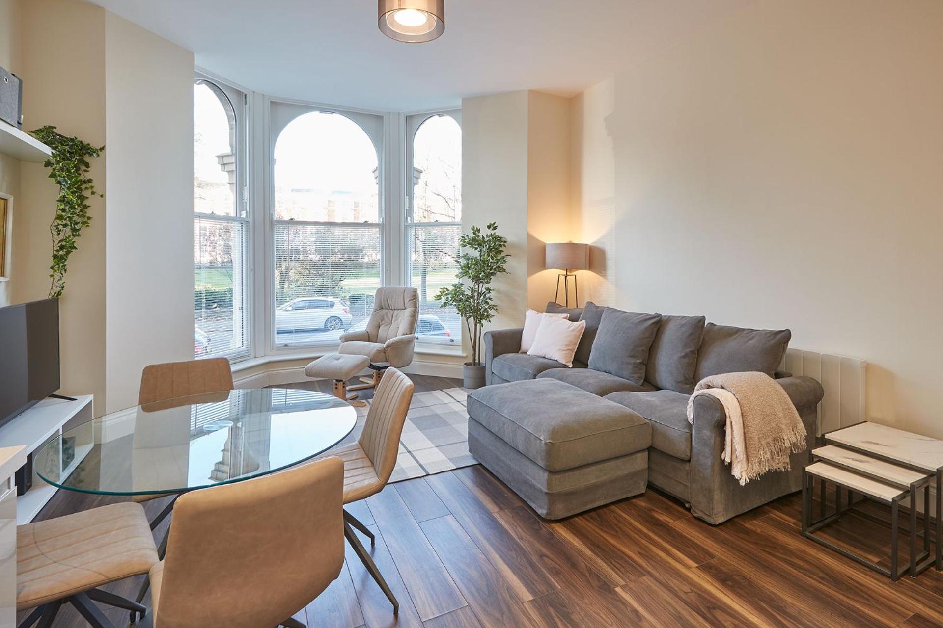 Host & Stay - South Cliff Apartment 스카버러 외부 사진