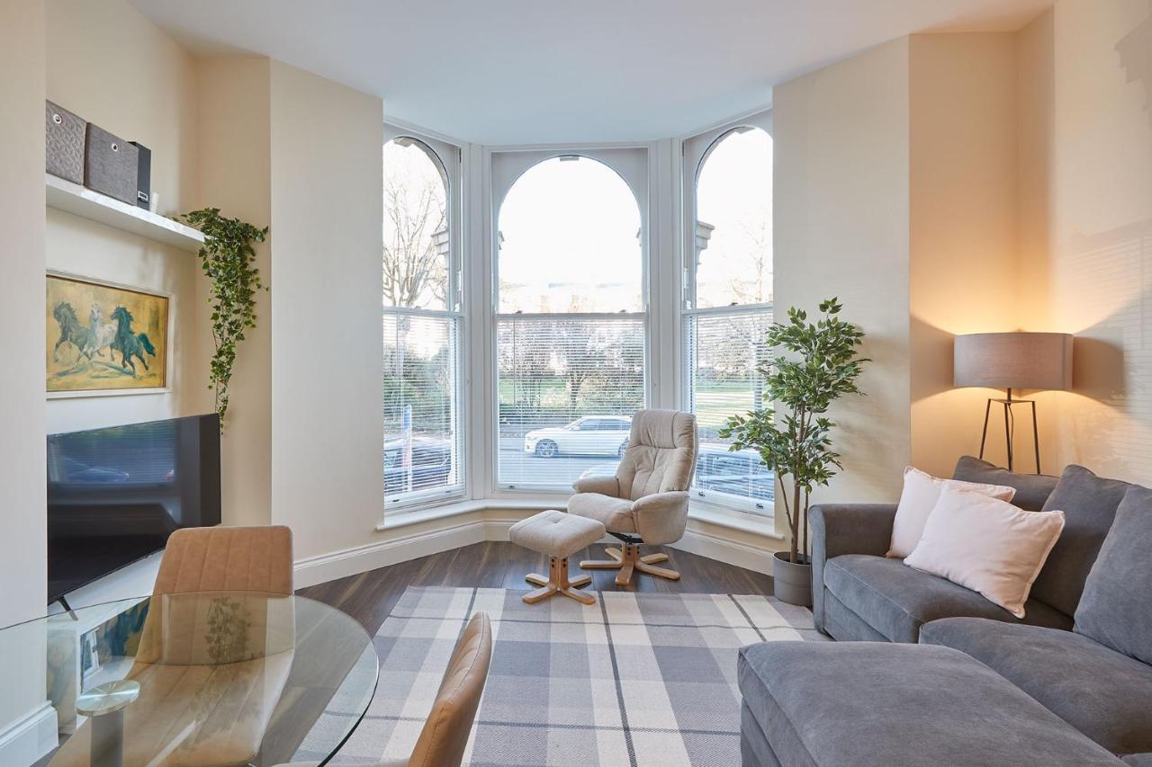 Host & Stay - South Cliff Apartment 스카버러 외부 사진